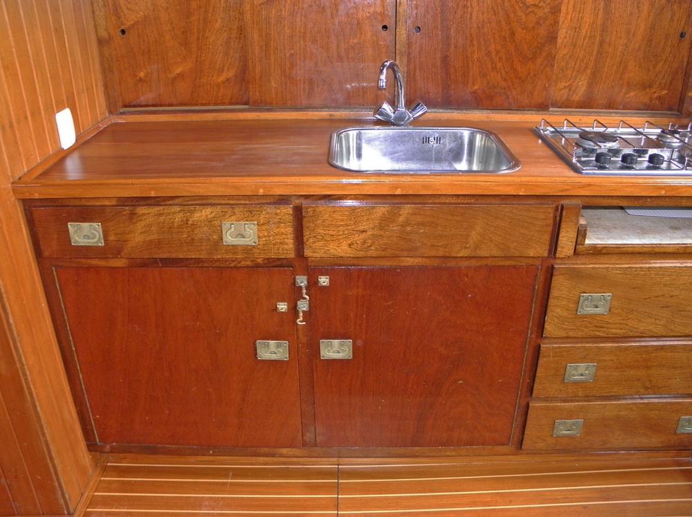 Saloon, Accommodation